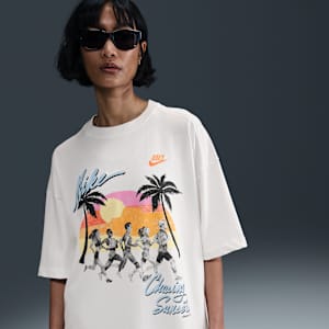 Nike Sportswear Essential Women's Oversized T-Shirt. Nike.com